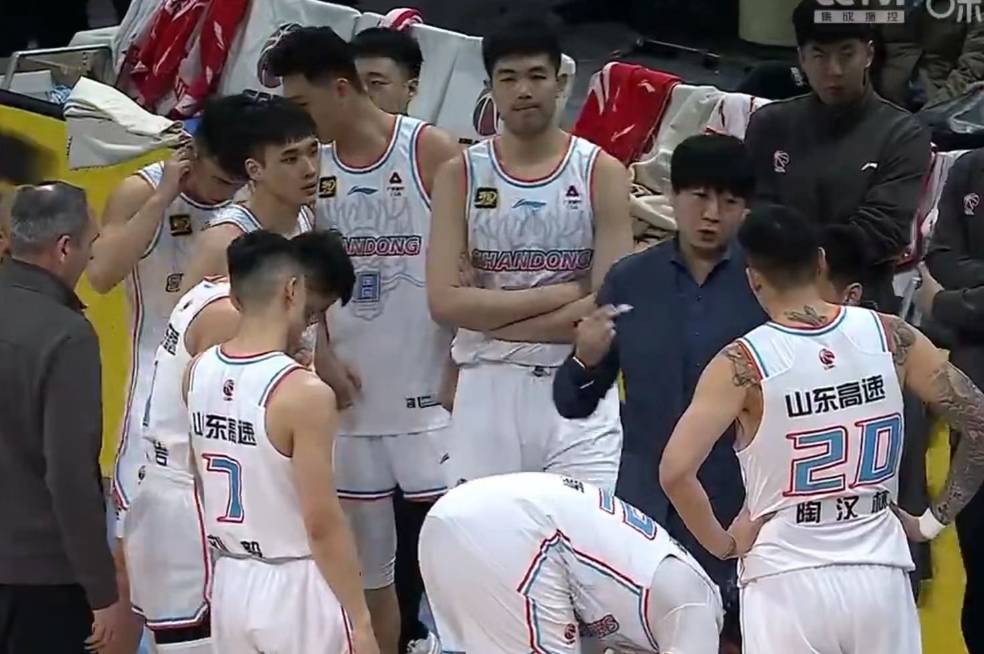 开云体育官网首页窗口期山东男篮备战CBA常规赛，篮板制胜细节曝光，赛场秩序良好，资深球员宣示担当的简单介绍