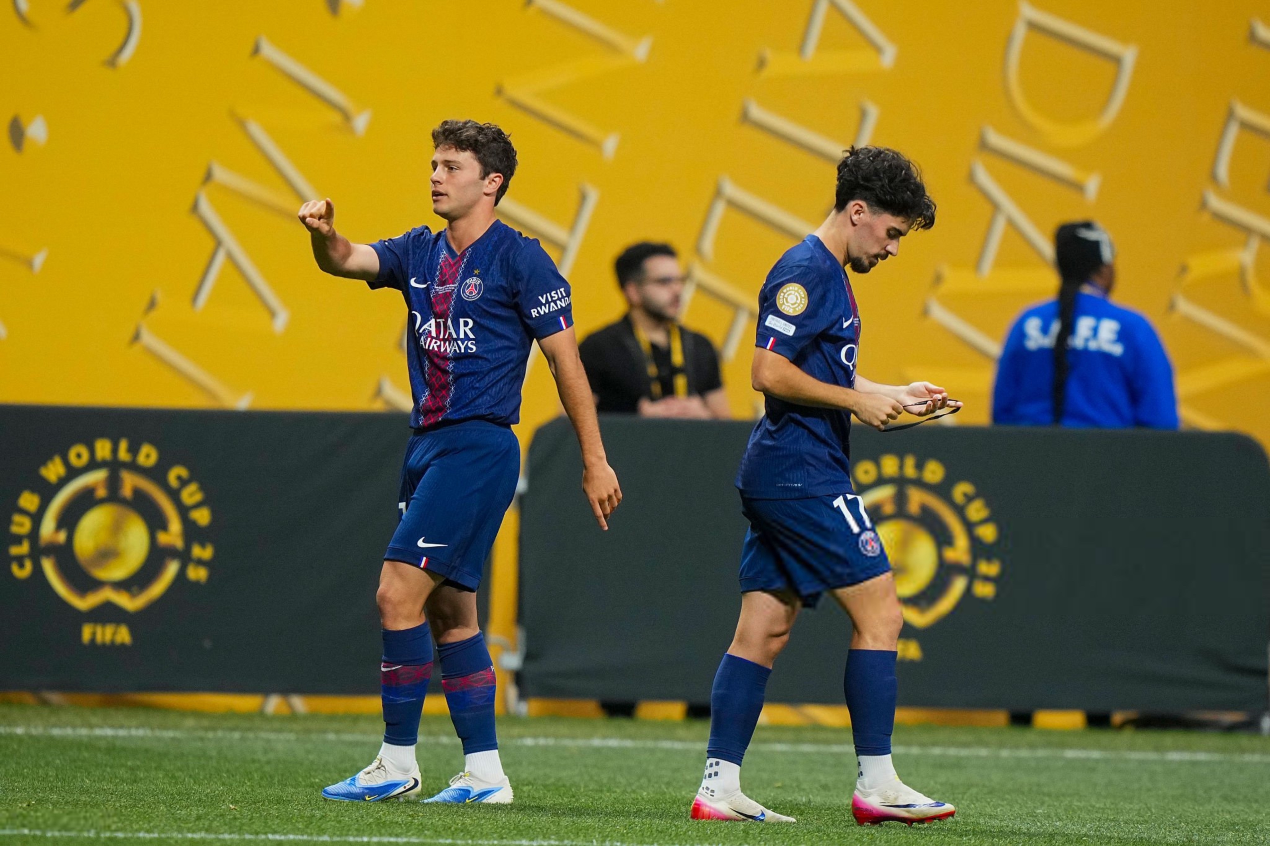 巴黎圣日耳曼发布备战花絮，国际比赛日再遭质疑，欧篮联任务艰巨，年轻球员得到机会的简单介绍