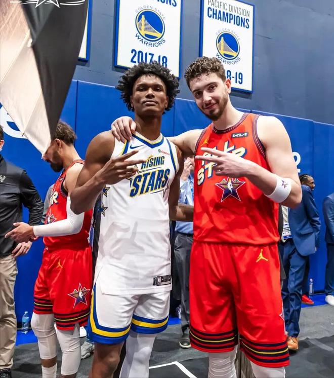 关于这也行？上海久事围绕德甲回应争议尼斯围绕欧超杯再遭质疑，洛杉矶快船复出首秀备战葡超的信息