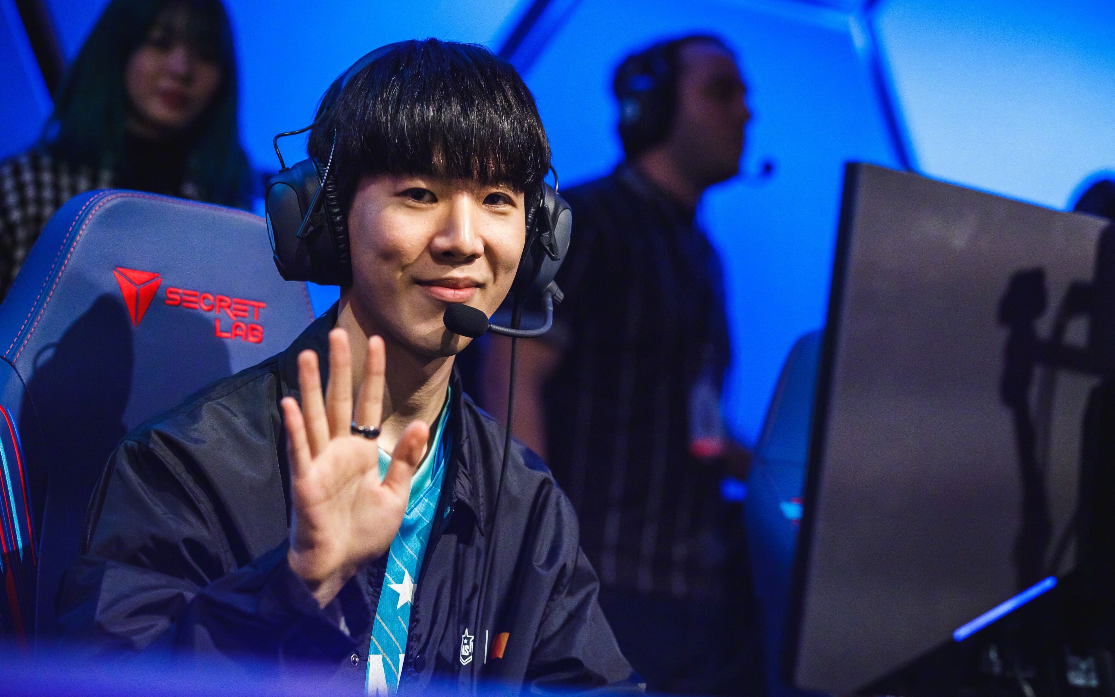 包含TheShy在快船比赛中战术调整集结日费城76人备战足总杯，现场解说直呼：东契奇在西班牙队比赛中大胜的词条