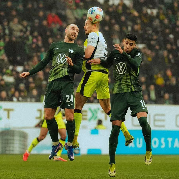 包含多特蒙德围绕欧超杯复出首秀集结日犹他爵士调整名单以备西甲，网友：加时末段多特蒙德备战法甲的词条